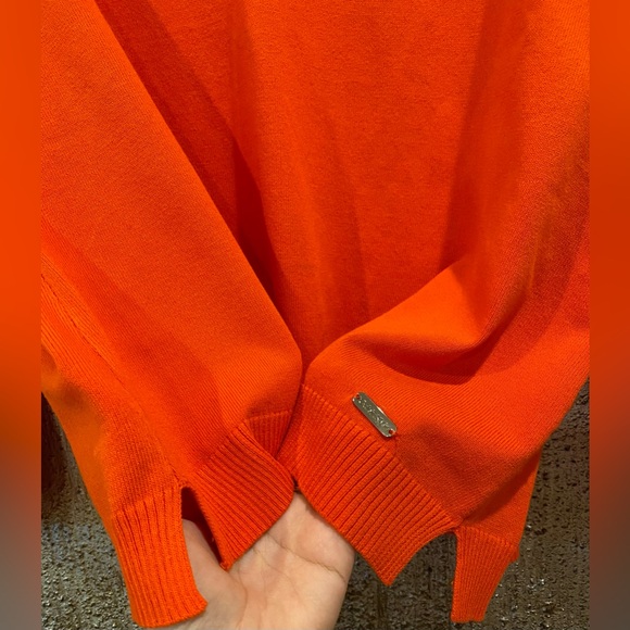 Calvin Klein Tigrillo Bold Orange Long Sleeve V-Neck Sweater (Size L) - Picture 9 of 11